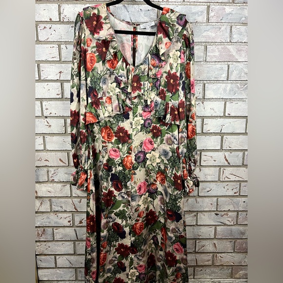 & Other Stories | V Neck Frill Midi Dress in Vintage Floral Print - Picture 3 of 16